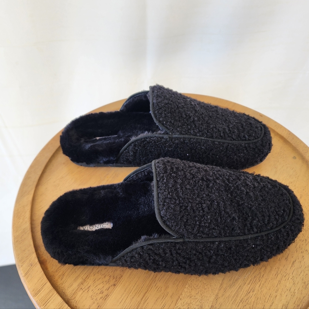 Vionic Black Cozy Sherpa Mule Slippers - Picture 4 of 9